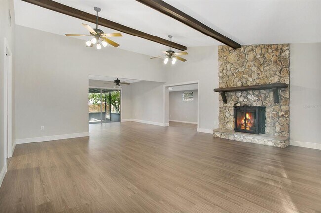 Building Photo - 1817 Crownwood Dr
