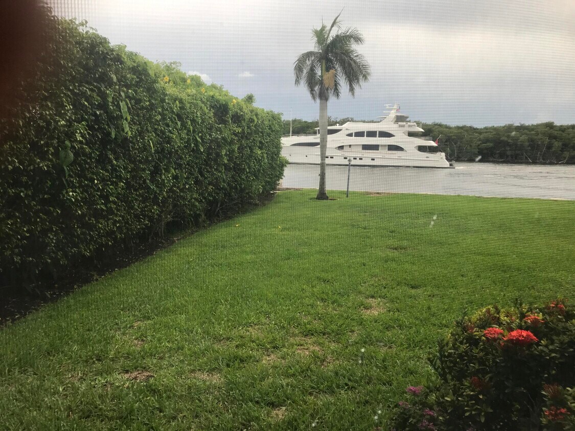 Primary Photo - 5530 N Ocean Blvd