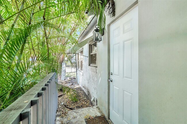 Building Photo - 52 NW 47th Terrace