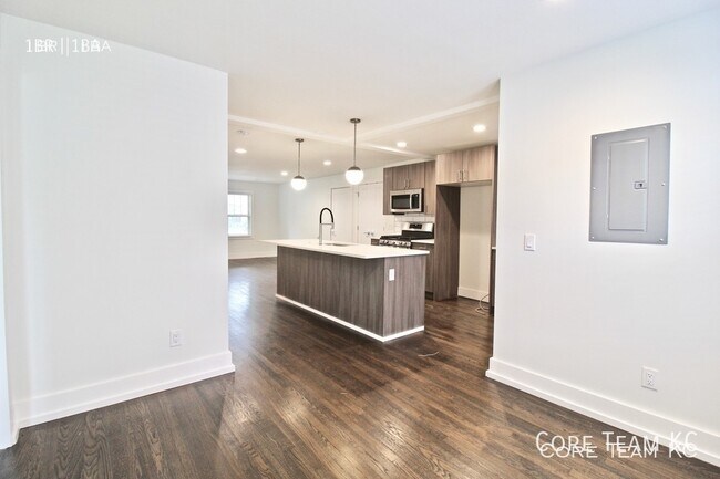 Foto del edificio - 4319 Roanoke Pkwy