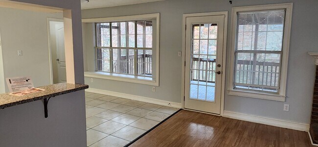 Building Photo - 201 Reeves Creek Way
