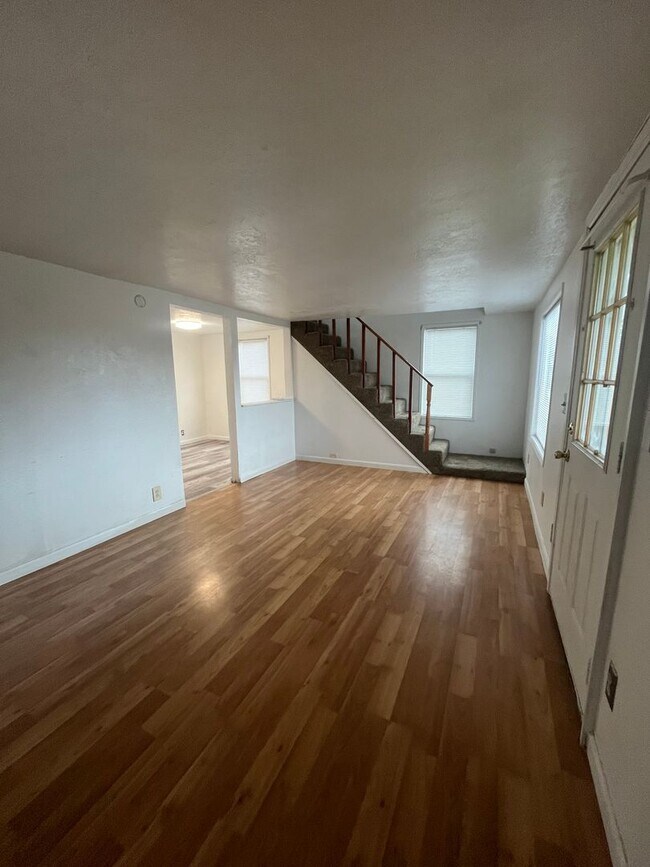 Foto del edificio - 2-Bedroom 1-bathroom home in Springfield