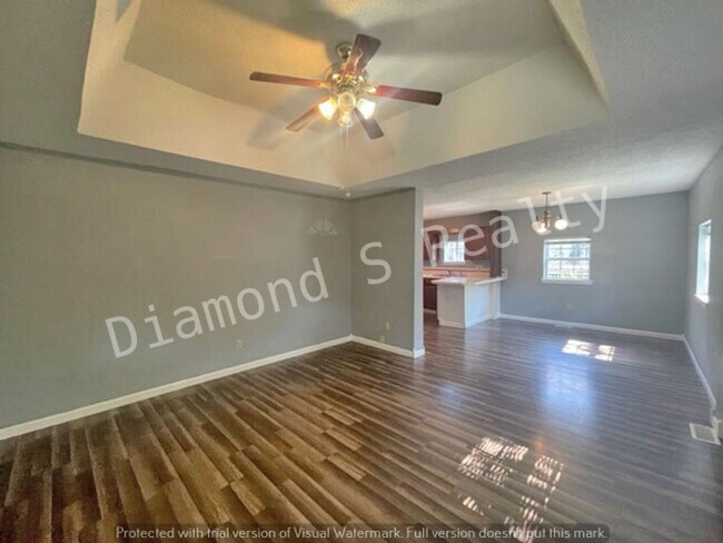 Building Photo - Charming 3 bedroom home available!