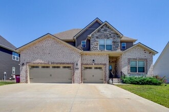 Building Photo - 332 Bluebriar Trc