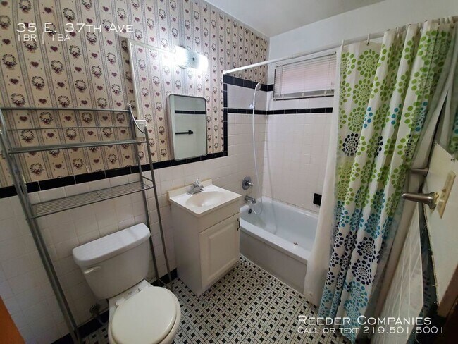 Building Photo - 1 bedroom apartment.