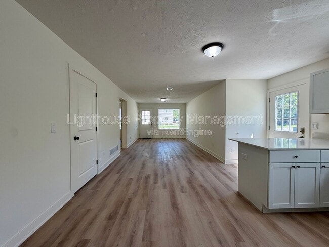 Building Photo - 313 Orchard Ave