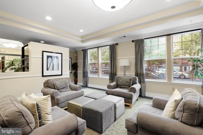 Building Photo - 4950 Brenman Park Dr