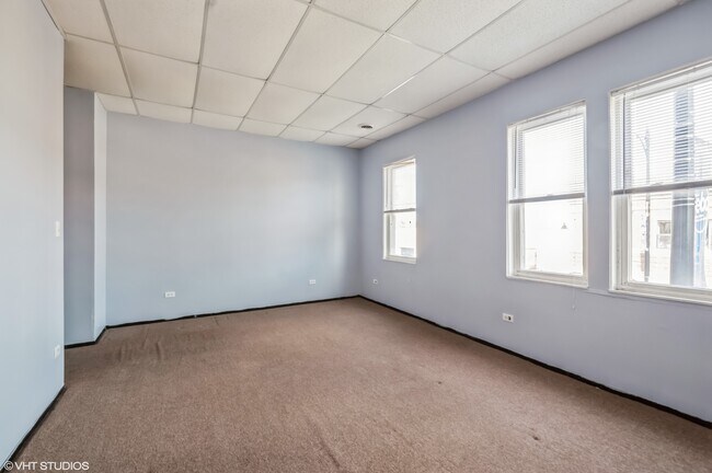 Foto del edificio - 4119 W Montrose Ave