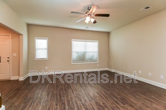 Building Photo - 245 Orchard Dr