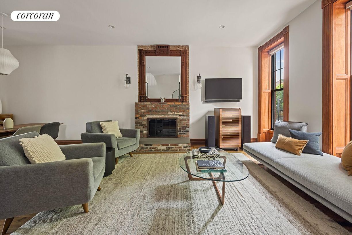 Foto principal - 405 Throop Ave