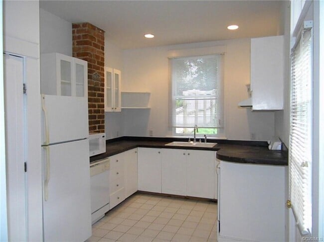 Building Photo - 413 N 22nd St