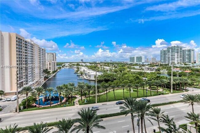 Foto del edificio - 16001 Collins Ave