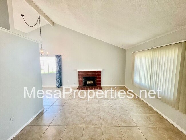 Building Photo - 6632 Bandola St.