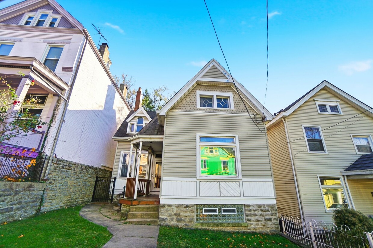 Primary Photo - Five Bedroom Available for 26-27 School Year!