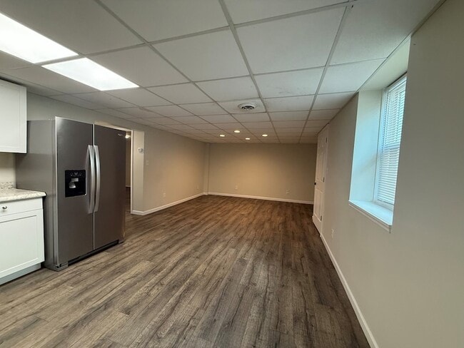 Building Photo - 1010 Carolyn Ave