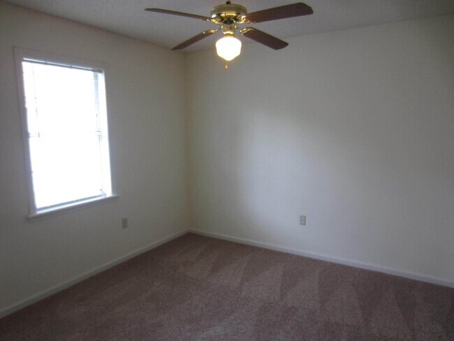 Foto del edificio - 3BD/2B in Blue Pool Subdivision