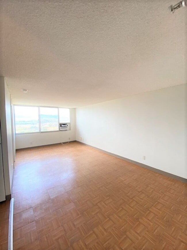 Building Photo - Studio unit at Century Park Plaza
