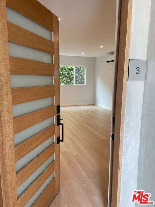 Foto del edificio - 3207 W 3rd St