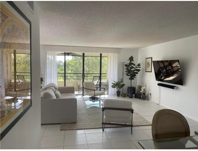 Building Photo - 7170 Promenade Dr