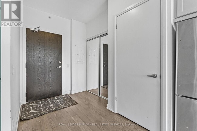 Building Photo - 7711-7711 Green Vista Gate