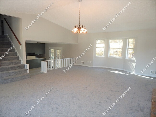 Foto del edificio - 7153 Woodland Cir