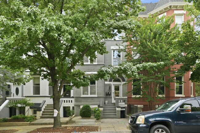 Foto del edificio - 2128 1st St NW