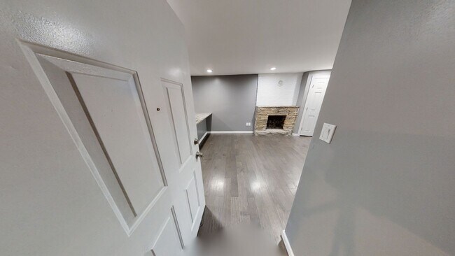 Building Photo - 171 Quail St