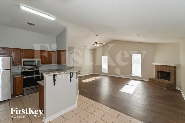 Foto del edificio - 3431 Golden Oaks Dr