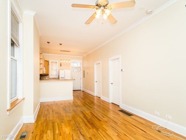 Foto del edificio - 1040 N Winchester Ave