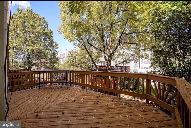 Building Photo - 14015 Red River Dr