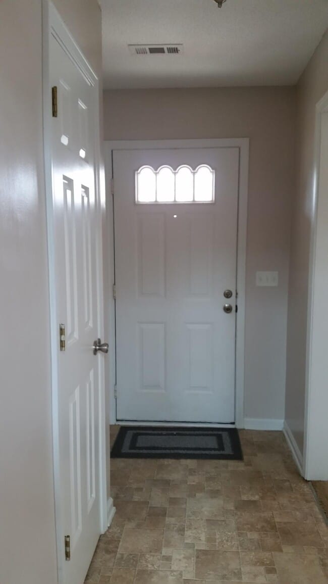 Building Photo - 1200 Black Walnut Ct