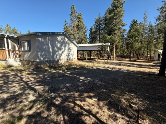 Building Photo - Newly Remodeled Home - Fully Fenced and Gated
