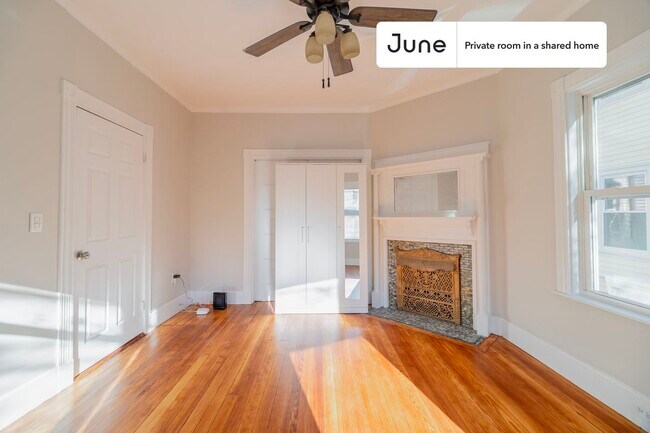Building Photo - Room in Shared 5 bed/2 bath home in Brookline