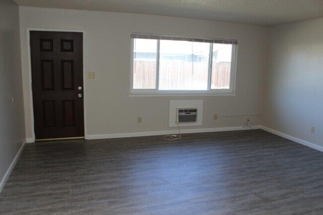 Foto del edificio - 10228 S White Rock Rd