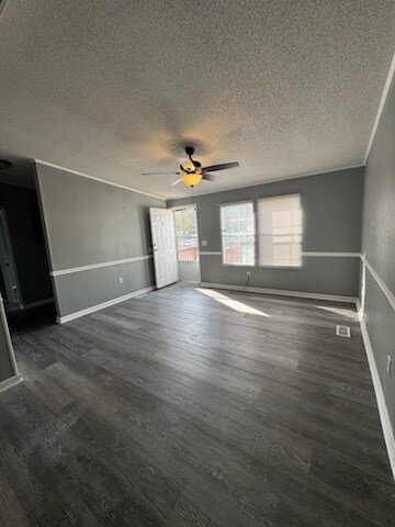 Building Photo - 126 Oak St