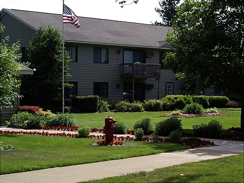 Primary Photo - Autumn Wind Apartments