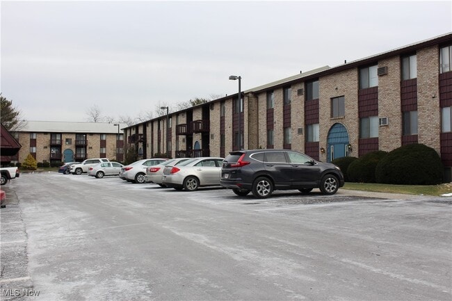 Building Photo - 200 Fernwood Rd