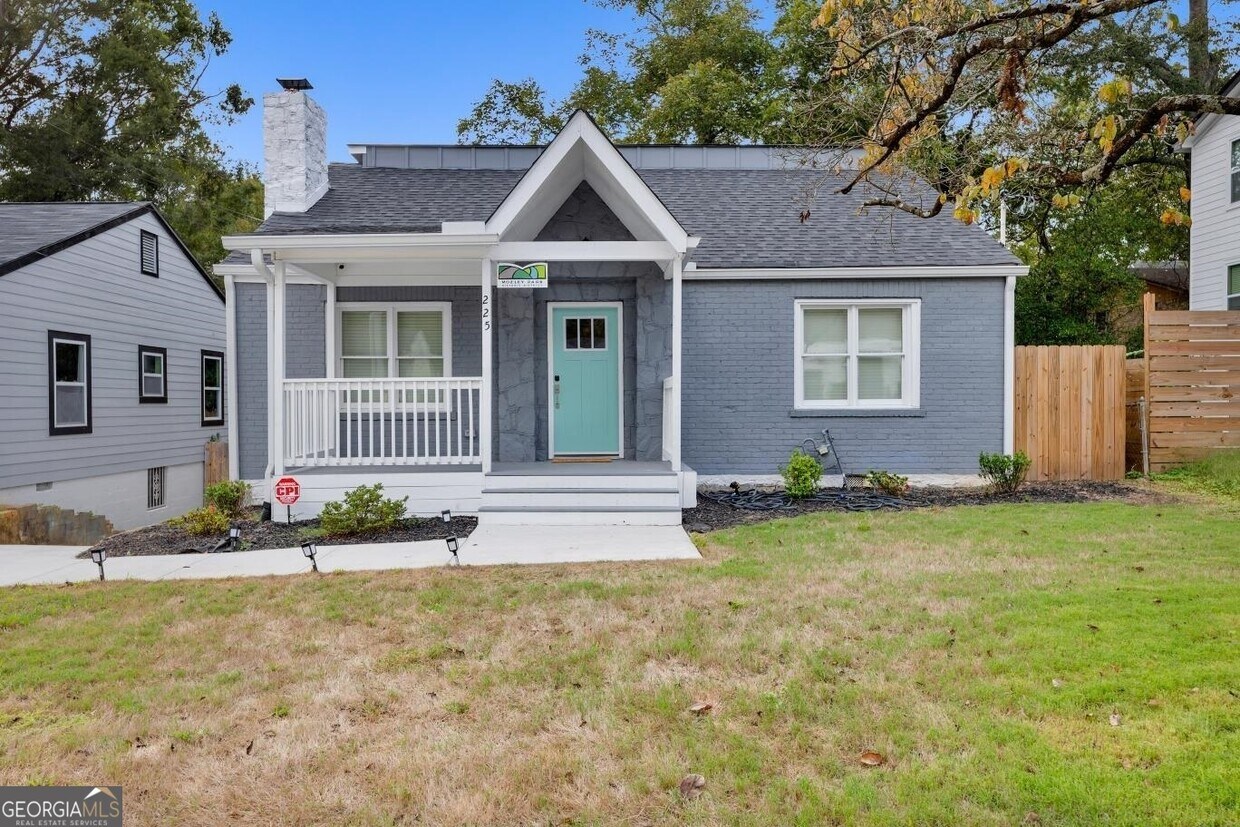 Primary Photo - 225 Mathewson Pl SW