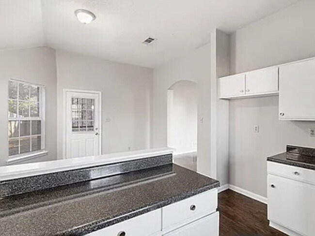 Foto del edificio - Freshly Updated 3-Bedroom Home – Pets Welcome!