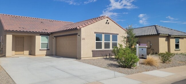 Building Photo - SHORT TERM /FREE RENT CALL FOR DETAILS