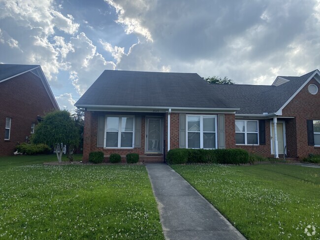 Building Photo - 2429 Harpeth Pl SW