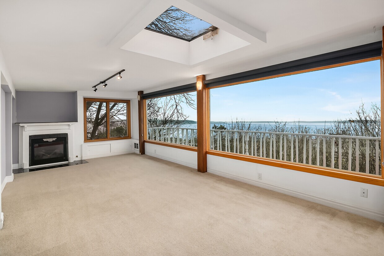Foto principal - 1205 10th Ave W