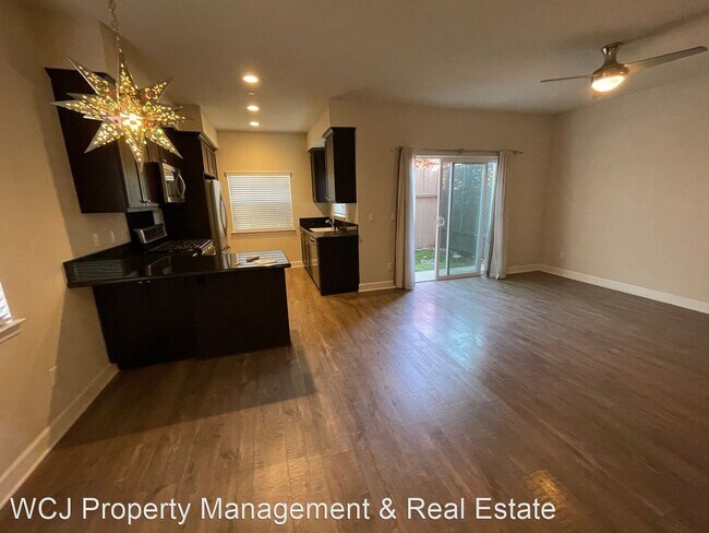 Building Photo - 3 br, 2.5 bath House - 5550 Aguacate St.