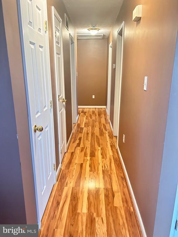 Foto del edificio - 104 Meadowbrook Dr