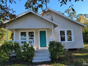 Building Photo - 801 S Travis Ave
