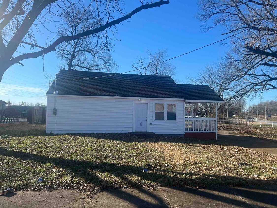 Building Photo - 2015 Charjean Rd