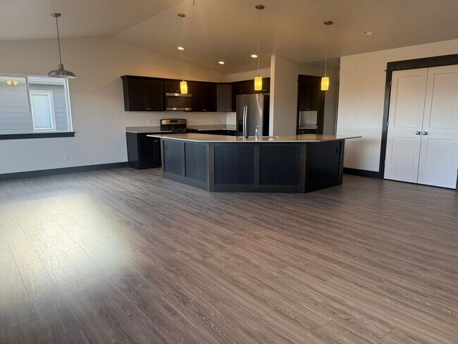 Building Photo - Brand New 3 Bed 2 Bath with double attached garage in Belgrade