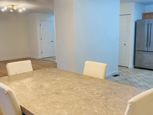 Foto del edificio - 2745 Borkshire Ln