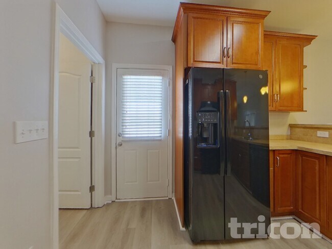 Foto del edificio - 4758 Arden Dr