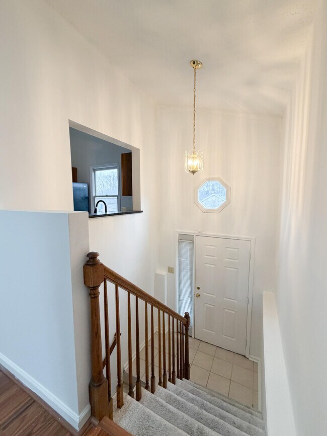 Foto del edificio - 352 Chase Pl